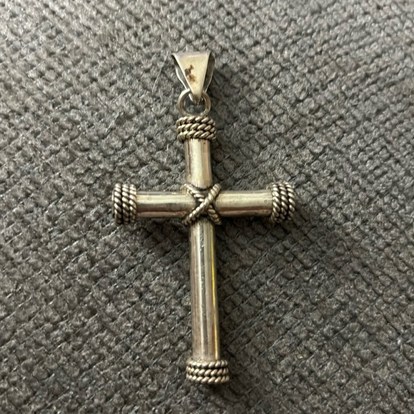 Men’s Cross Charm - Picture 1 of 2